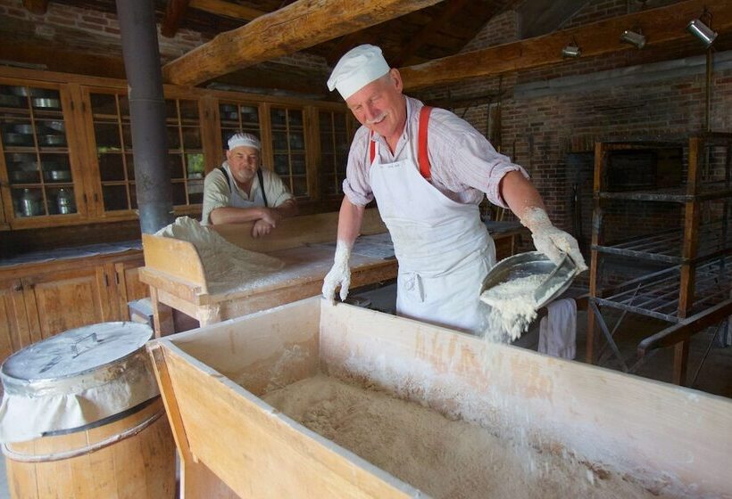 فندق Best Western Parkway Inn & Conference Centre