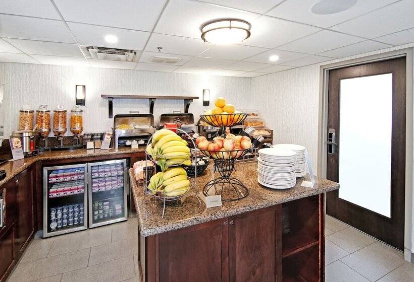 Отель Best Western Plus Banff International Lodge