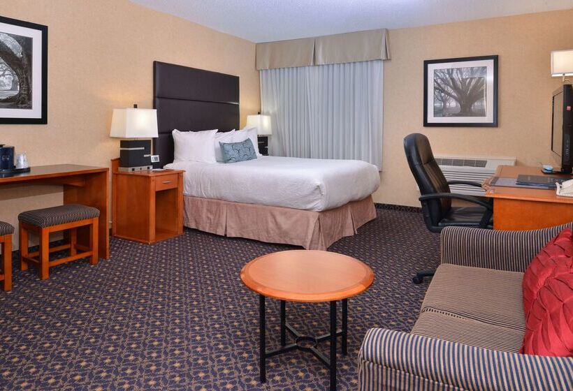 Отель Best Western Plus Regency Inn And Conference Centre