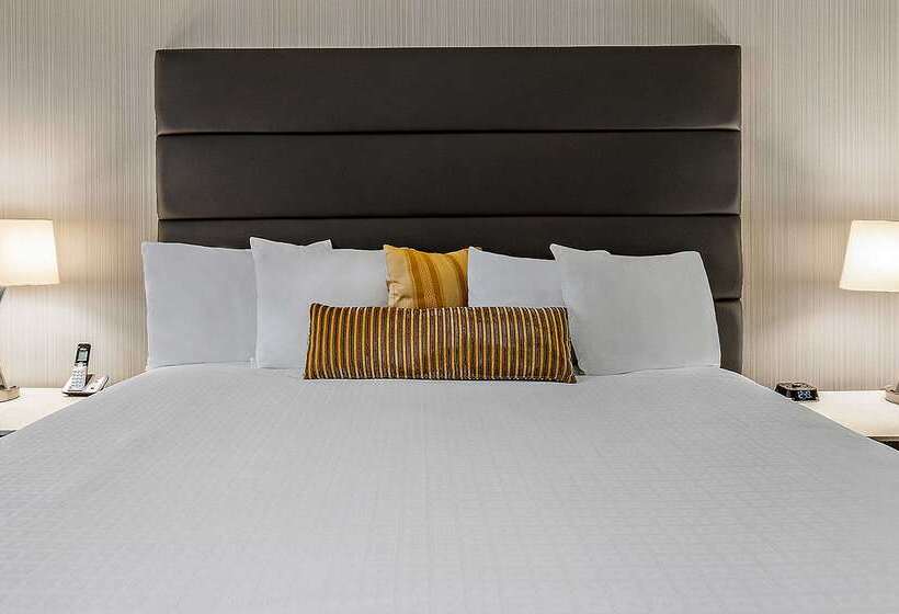 Best Western Premier Calgary Plaza Hotel & Conference Centre