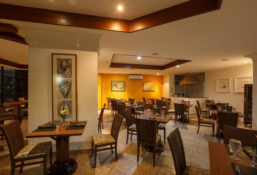 هتل Blue Tree Towers Fortaleza Beira Mar