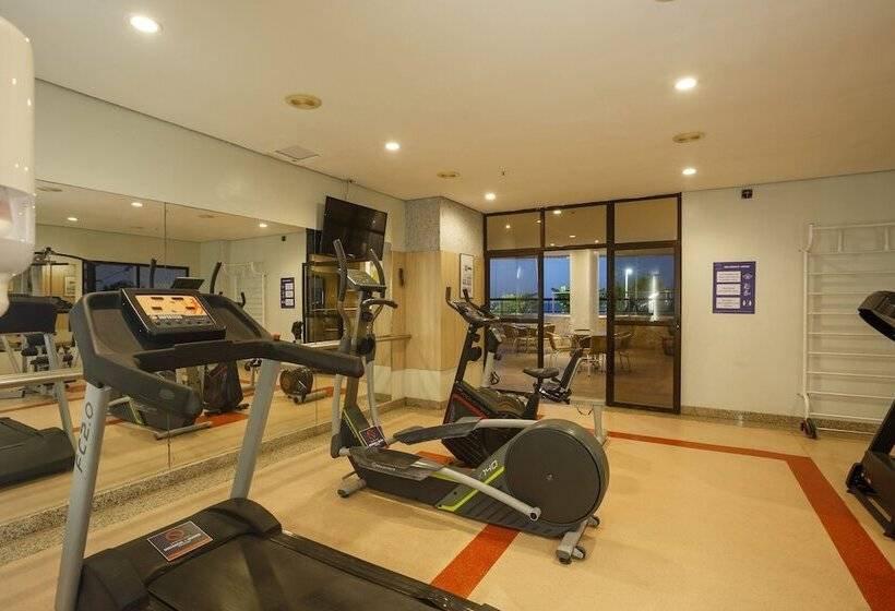 هتل Blue Tree Towers Fortaleza Beira Mar