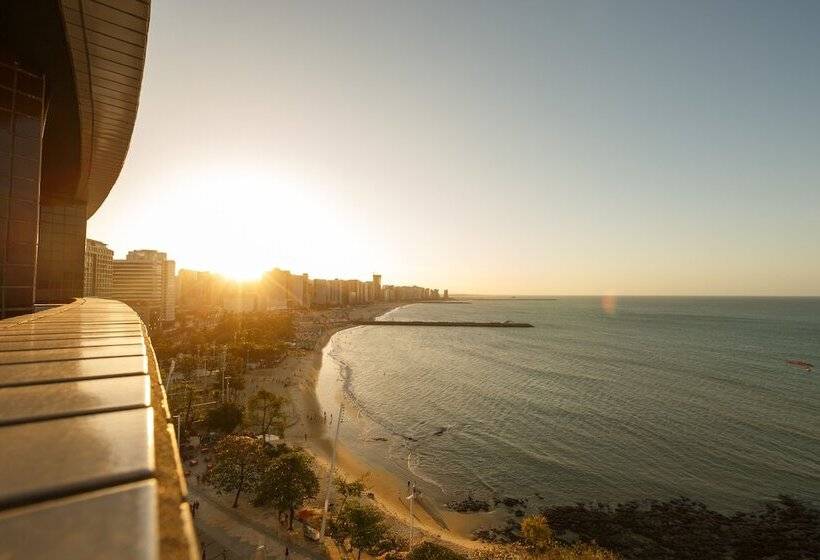 هتل Blue Tree Towers Fortaleza Beira Mar