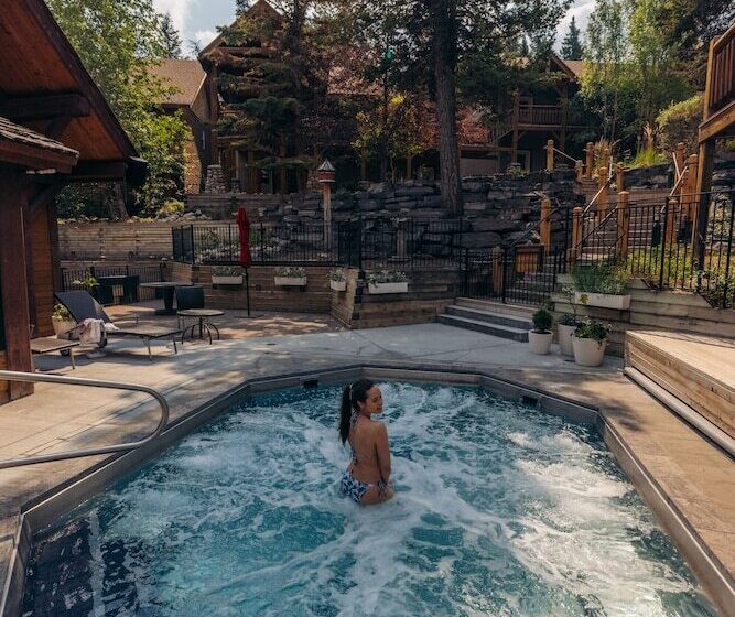 בית מלון כפרי Buffalo Mountain Lodge