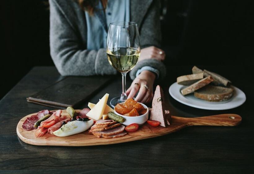 בית מלון כפרי Buffalo Mountain Lodge