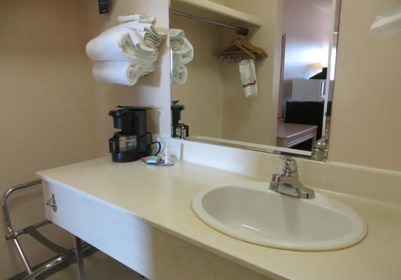 فندق Calgary North Thriftlodge