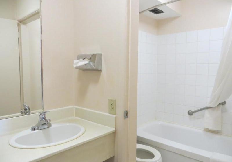 فندق Calgary North Thriftlodge