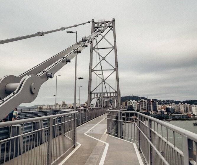 בית מלון כפרי Cambirela