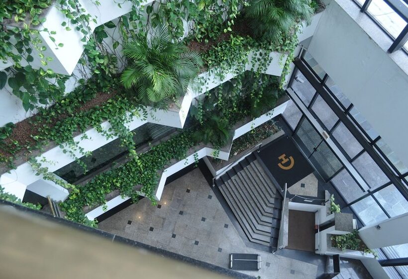 בית מלון כפרי Cambirela