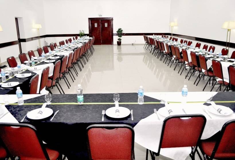 בית מלון כפרי Caravelle Palace