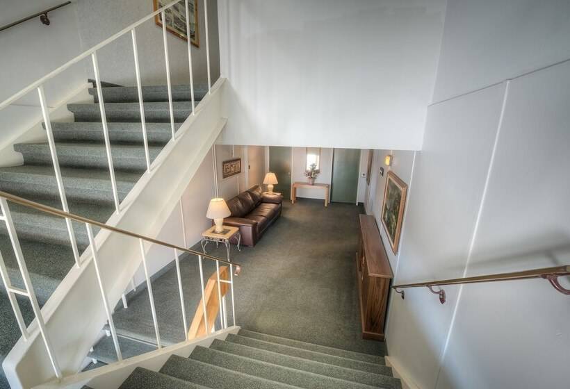 酒店 Claymore Inn And Suites