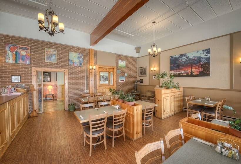 酒店 Claymore Inn And Suites