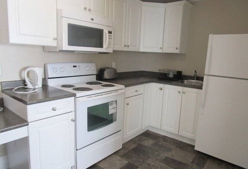 酒店 Claymore Inn And Suites