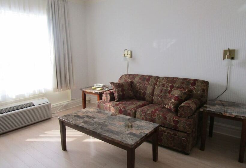 酒店 Claymore Inn And Suites