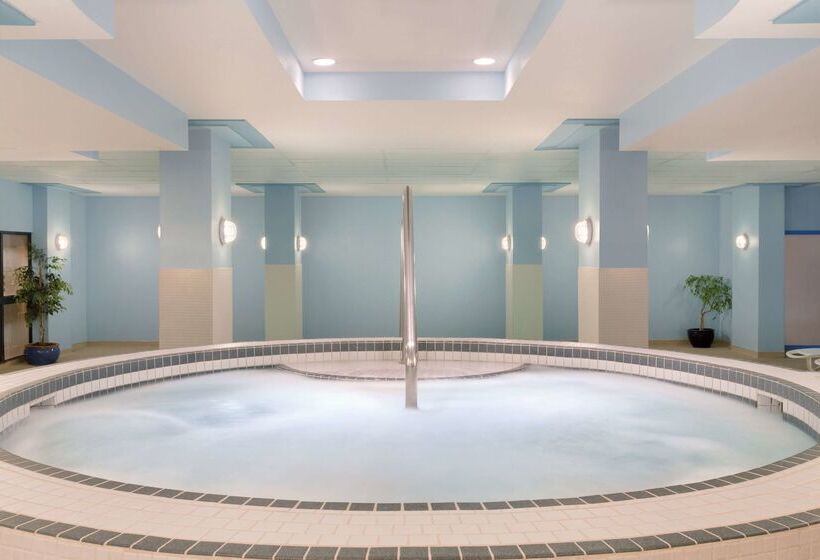 Coast Edmonton Plaza Hotel By Apa