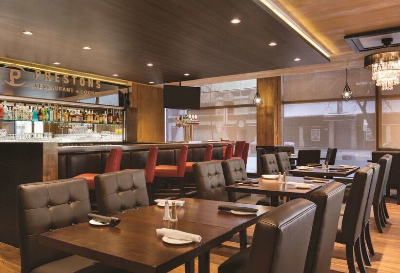 Coast Edmonton Plaza Hotel By Apa