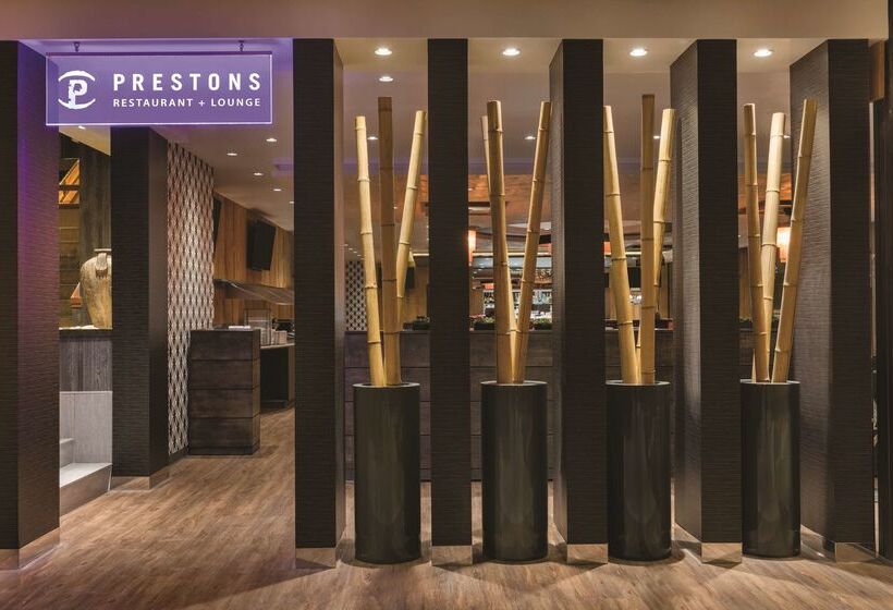 Coast Edmonton Plaza Hotel By Apa