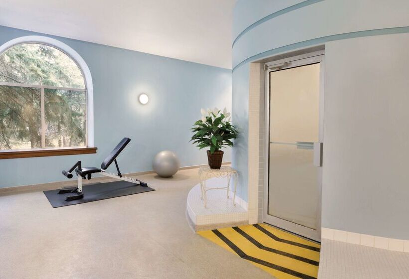 Coast Edmonton Plaza Hotel By Apa