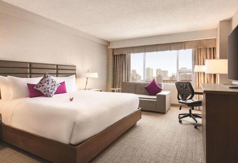 Coast Edmonton Plaza Hotel By Apa