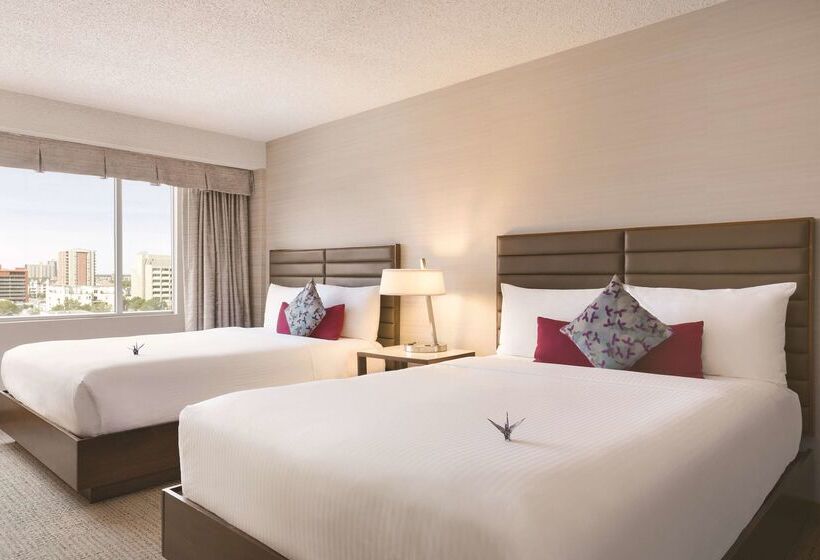 Coast Edmonton Plaza Hotel By Apa