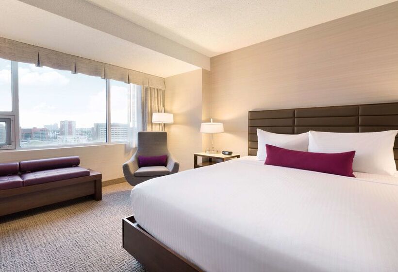 Coast Edmonton Plaza Hotel By Apa