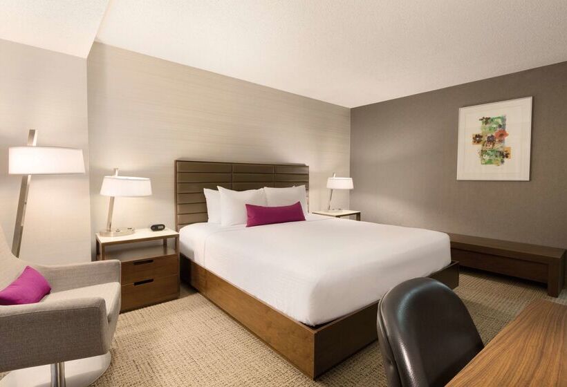 Coast Edmonton Plaza Hotel By Apa