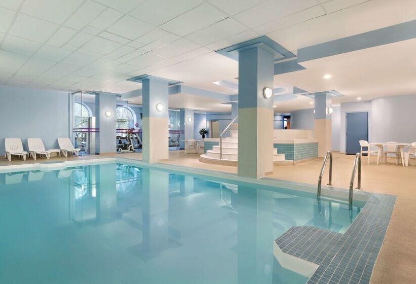 Coast Edmonton Plaza Hotel By Apa