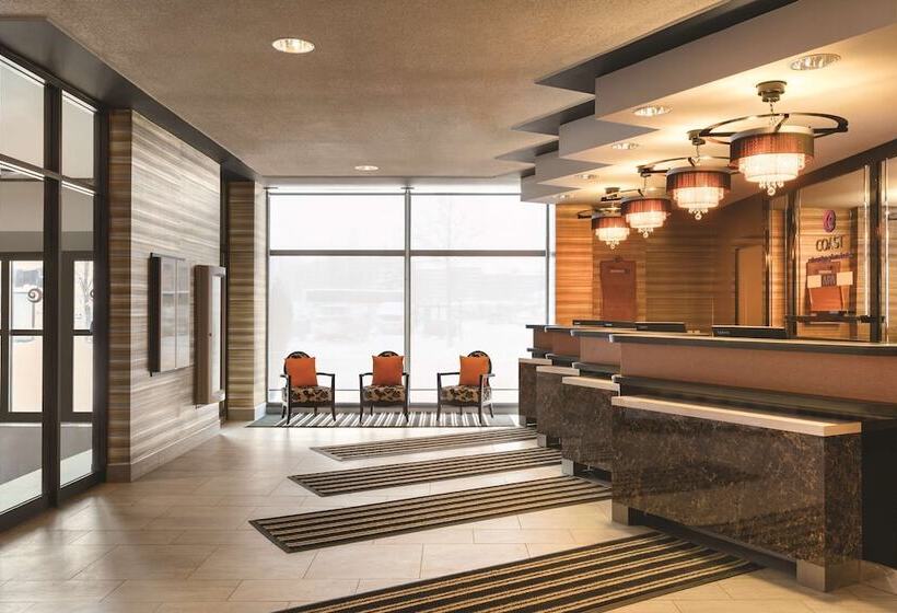 Coast Edmonton Plaza Hotel By Apa