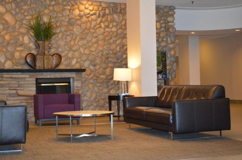 Coast Edmonton Plaza Hotel By Apa