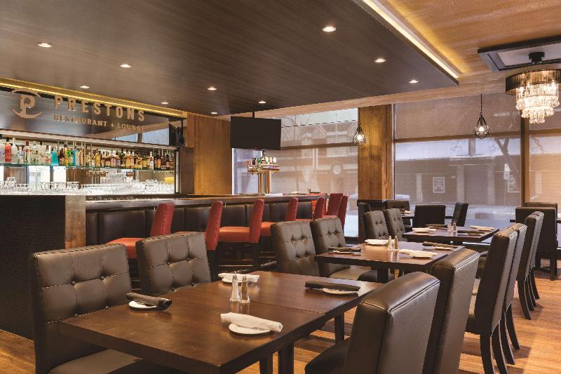 Coast Edmonton Plaza Hotel By Apa