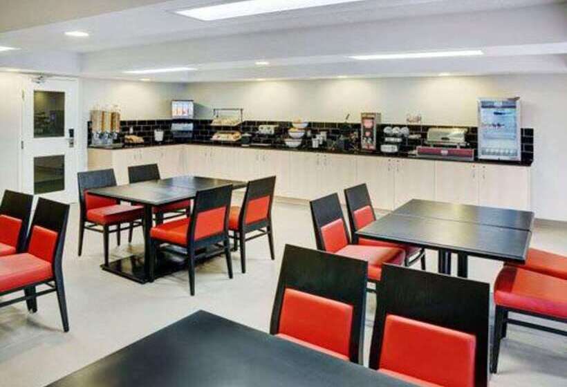 فندق Quality Inn