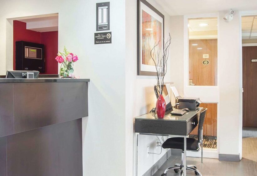 בית מלון כפרי Comfort Inn