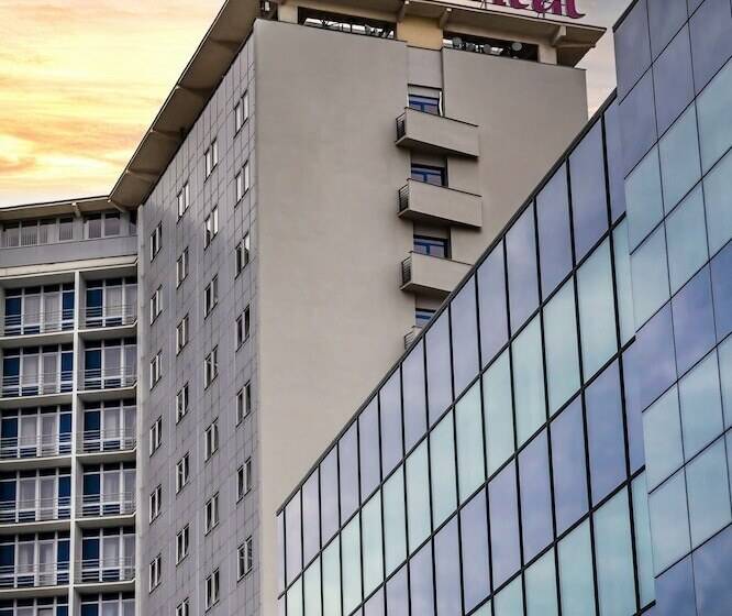 فندق Continental