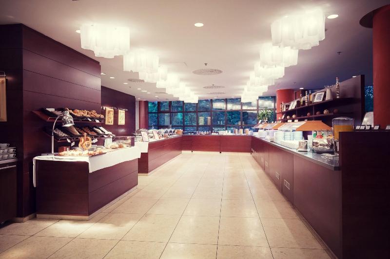 هتل Crowne Plaza Bratislava, An Ihg