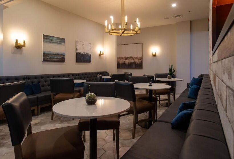 호텔 Crowne Plaza Fredericton Lord Beaverbrook, An Ihg