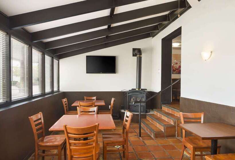 فندق Days Inn By Wyndham Brantford