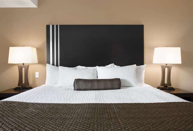 فندق Days Inn By Wyndham Calgary Northwest