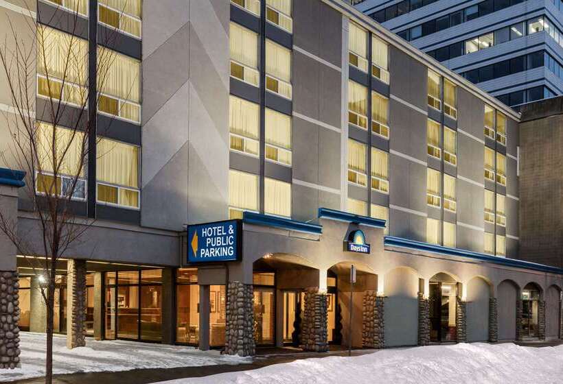 فندق Days Inn By Wyndham Edmonton Downtown