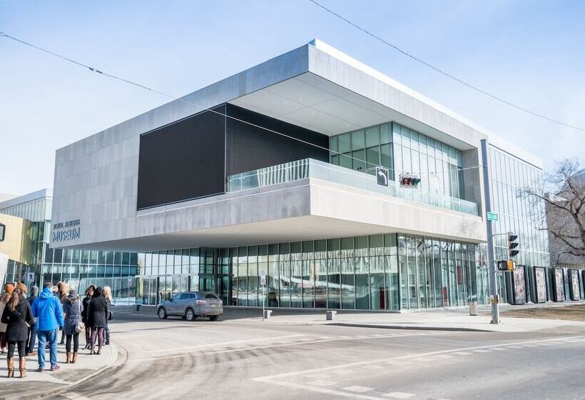 فندق Days Inn By Wyndham Edmonton Downtown