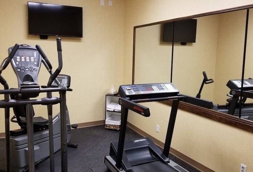 فندق Days Inn By Wyndham Edmonton Downtown