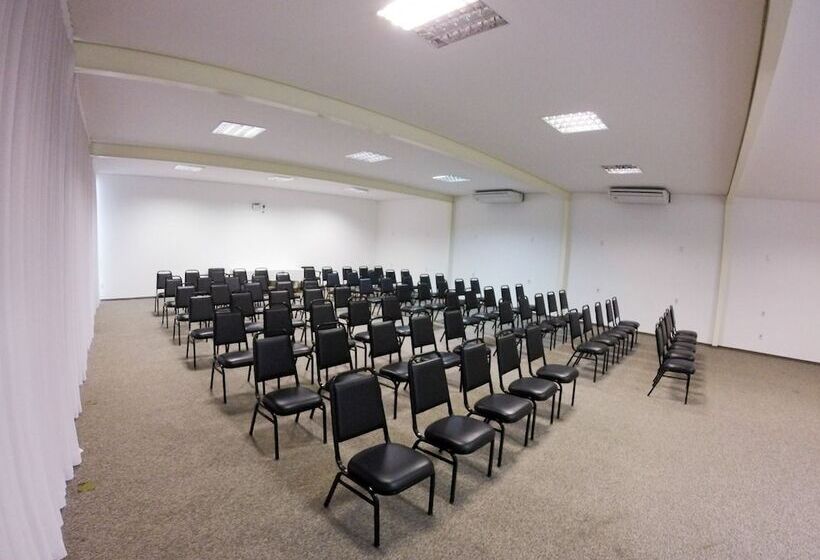 בית מלון כפרי Days Inn By Wyndham Uberlândia