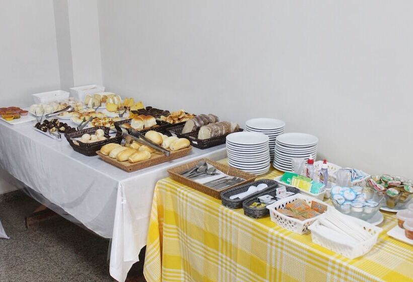 בית מלון כפרי Days Inn By Wyndham Uberlândia