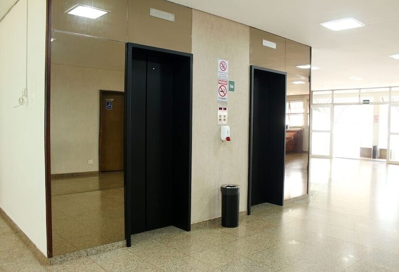 בית מלון כפרי Days Inn By Wyndham Uberlândia