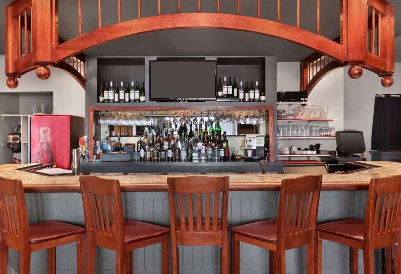 Отель Days Inn Blainville & Centre De Conférence