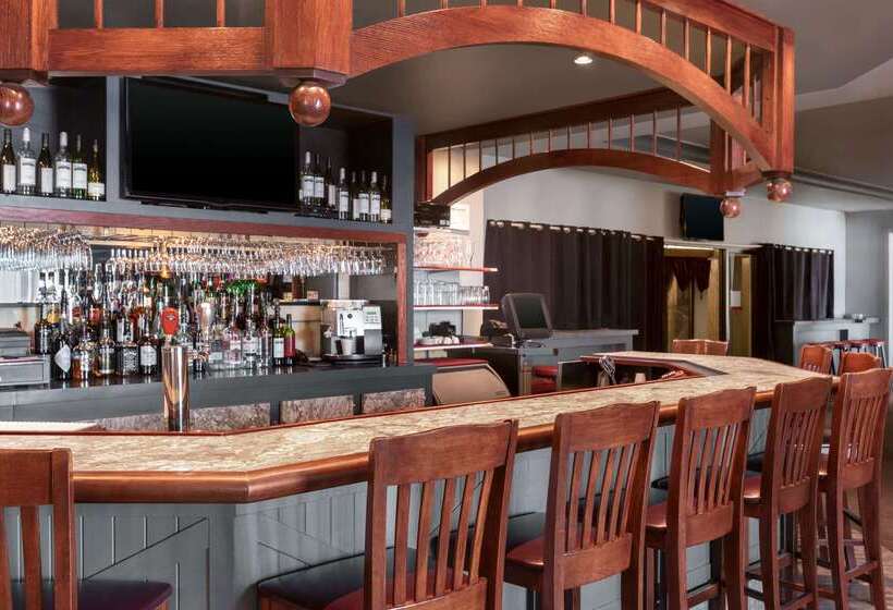 Отель Days Inn Blainville & Centre De Conférence