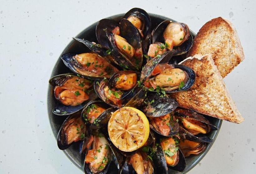 Delta Hotels Calgary Airport In Terminal