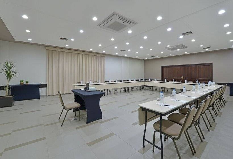 ホテル Deville Business Maringa