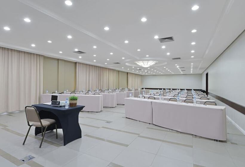 ホテル Deville Business Maringa