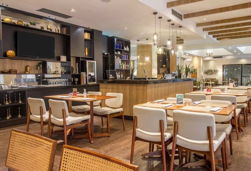 ホテル Deville Business Maringa