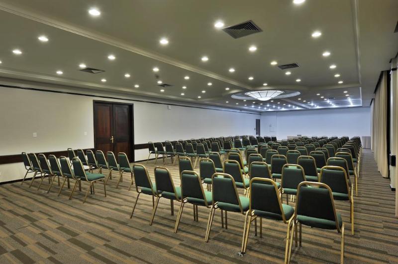 ホテル Deville Business Maringa